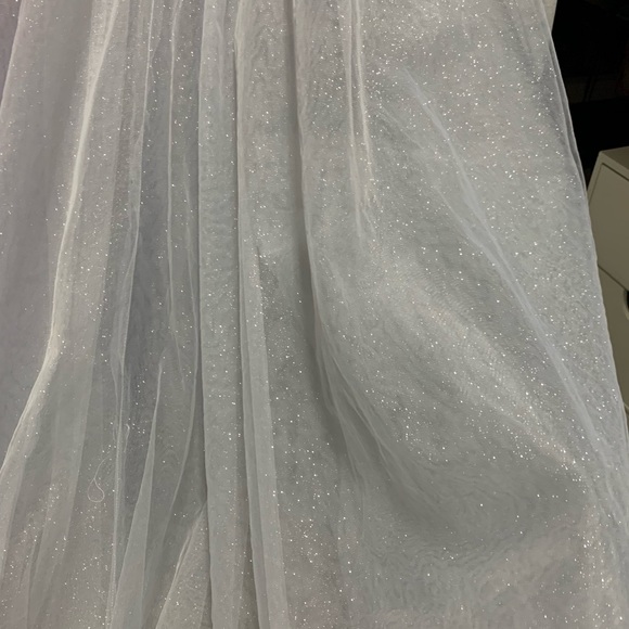 PORTIA & SCARLETT FORMAL EVENING GOWN - Picture 11 of 12